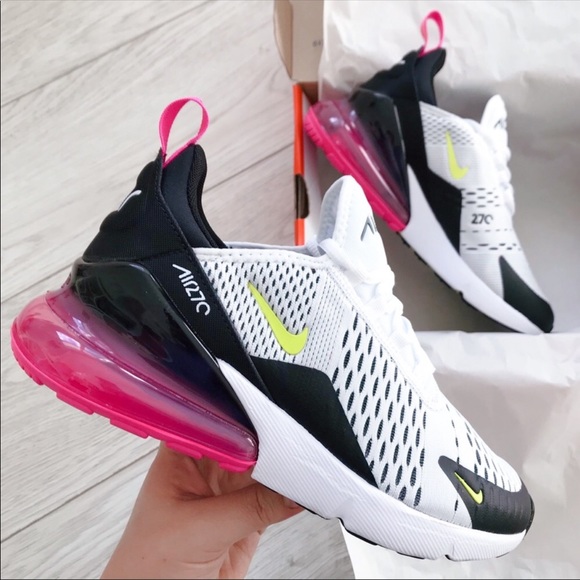 Nike Shoes - Nike air max 270
